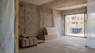 Controlled villa interior strip-out — dust-contained, DM-compliant waste handling